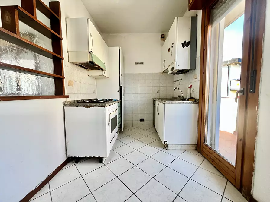 Immagine 10 di Quadrilocale in vendita  in Via Giuseppe Garibaldi 104A a Calcinaia