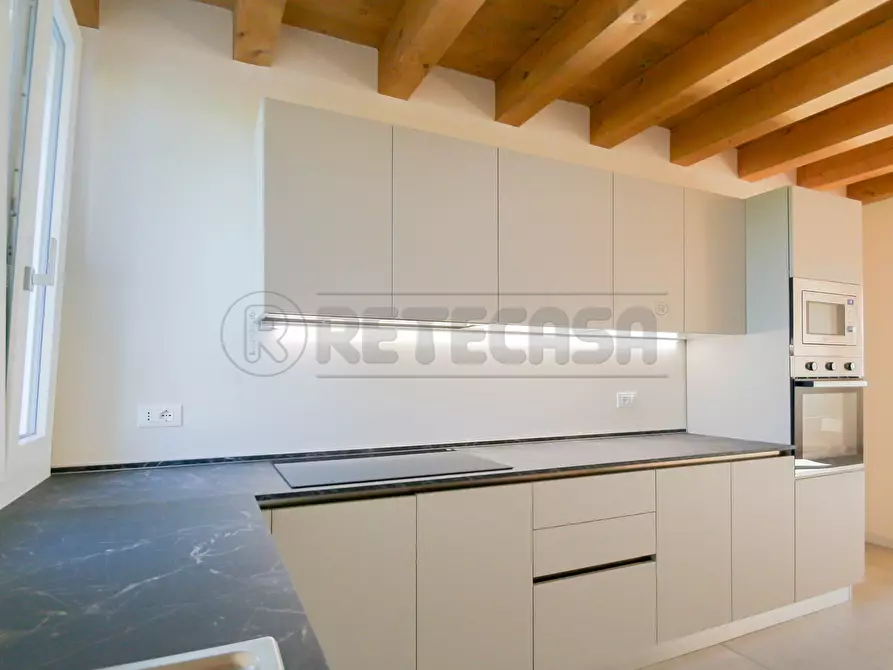 Immagine 5 di Porzione di casa in affitto  in VIA CAPITELLI 21 a Pozzoleone