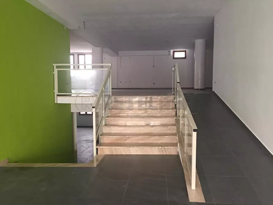 Immagine 10 di Locale commerciale in affitto  a Mazara Del Vallo