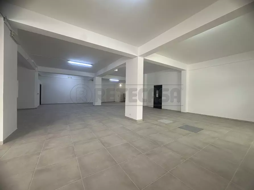 Immagine 15 di Locale commerciale in affitto  a Mazara Del Vallo