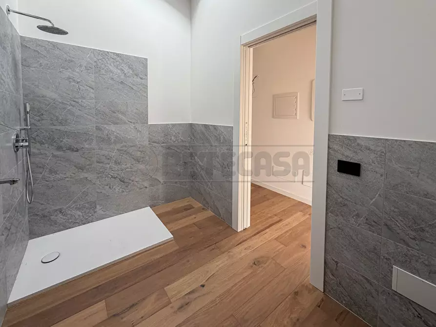 Immagine 28 di Attico in vendita  in Via F. Magellano a Creazzo