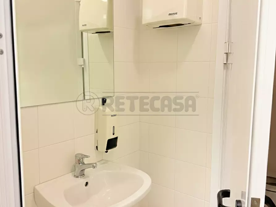 Immagine 8 di Laboratorio in affitto  a Camisano Vicentino