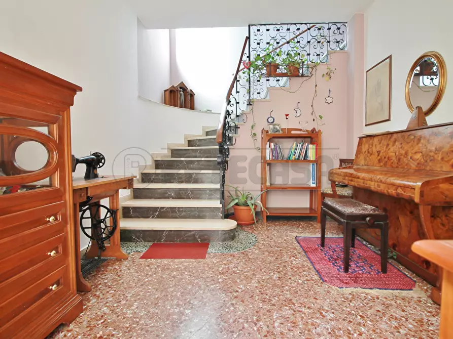 Immagine 4 di Casa semindipendente in vendita  in Via XXIV Maggio 43 a Montebello Vicentino