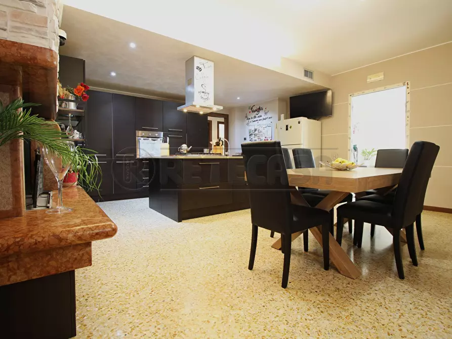 Immagine 12 di Appartamento in vendita  in VIALE DELL'INDUSTRIA 17 a San Giovanni Ilarione