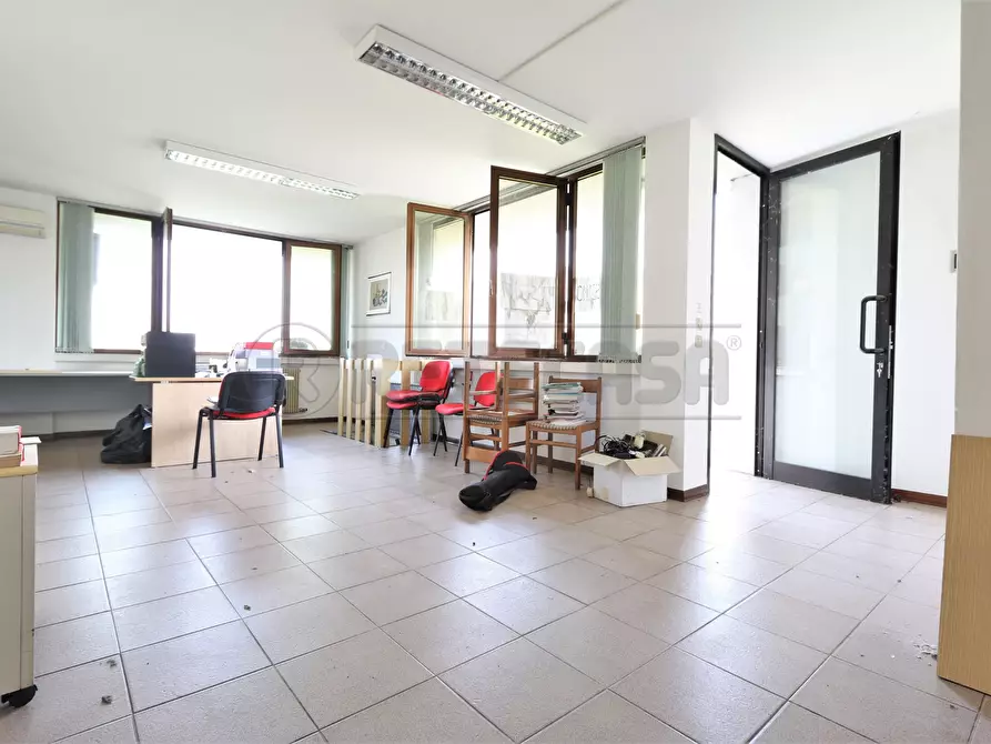 Immagine 3 di Ufficio in affitto  a Camisano Vicentino