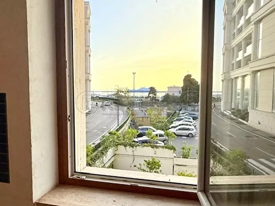 Immagine 22 di Trilocale in vendita  in Via Sandro Pertini 1 a Salerno