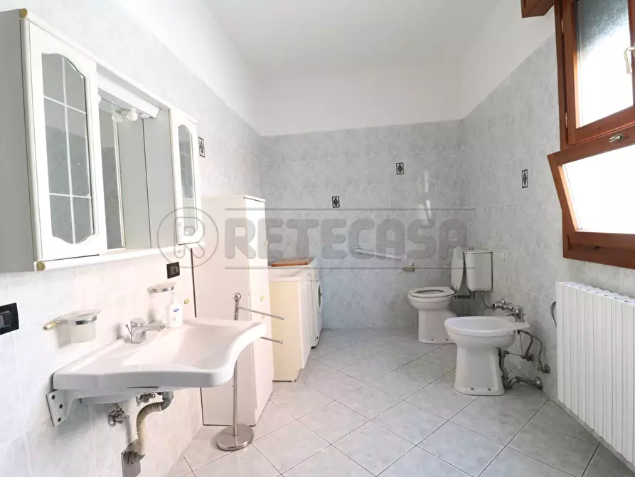 Immagine 8 di Trilocale in vendita  in Via G. Bruno 23A a Bondeno