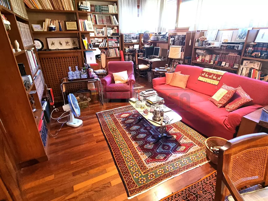 Immagine 21 di Villa in vendita  a Montesilvano