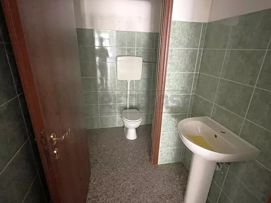 Immagine 26 di Locale commerciale in vendita  in Viale Giuseppe Verdi 32 a Vicenza