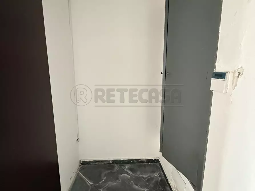 Immagine 7 di Locale commerciale in affitto  in Via dei Mille 85-87 a Messina