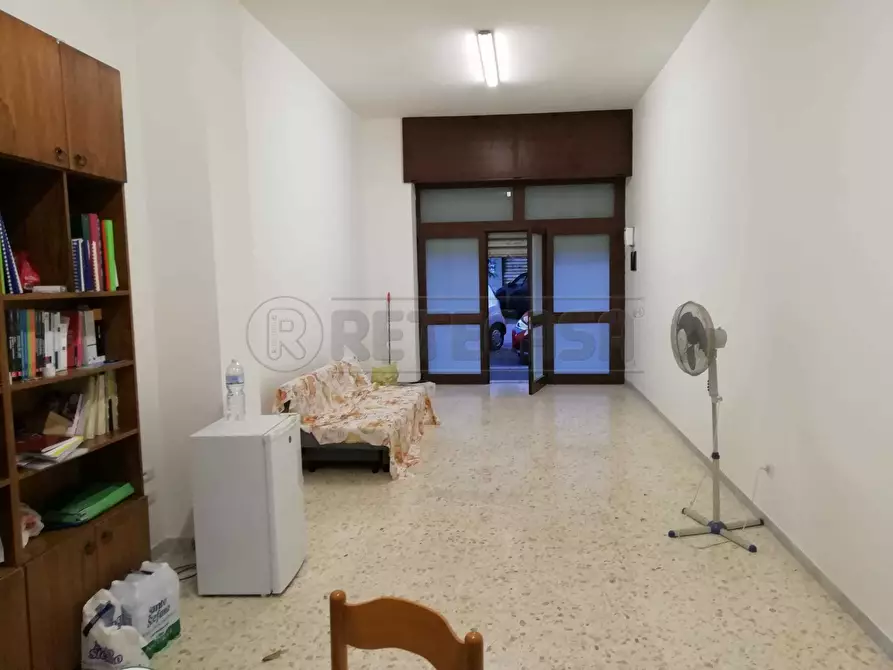 Immagine 4 di Locale commerciale in affitto  in Via XX Settembre 71 a Salerno
