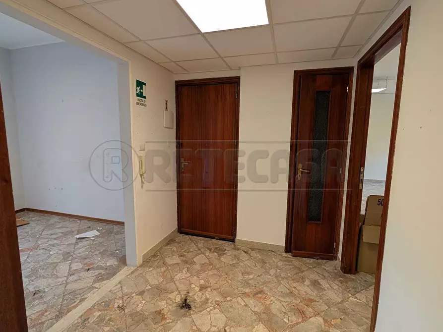 Immagine 15 di Pentalocale in vendita  in Via Libertà 12 a Caltanissetta