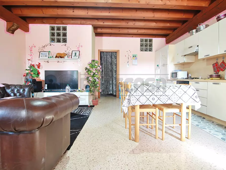 Immagine 2 di Bilocale in vendita  in Via Canova 6 a Gambellara