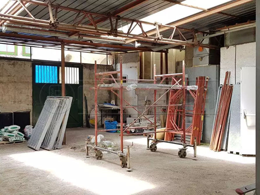 Immagine 1 di Magazzino in affitto  in Via Busacca 5 a Marcianise