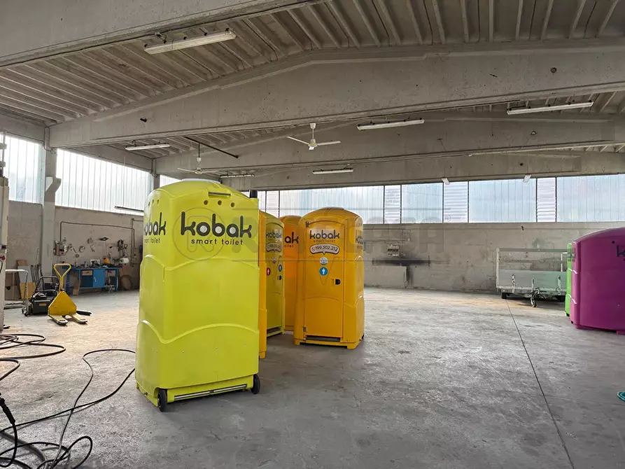 Immagine 5 di Attività artigianale in affitto  a Arcugnano