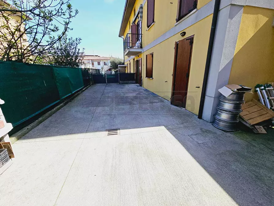 Immagine 12 di Trilocale in vendita  in Via Giuseppe Ciotti a Montichiari