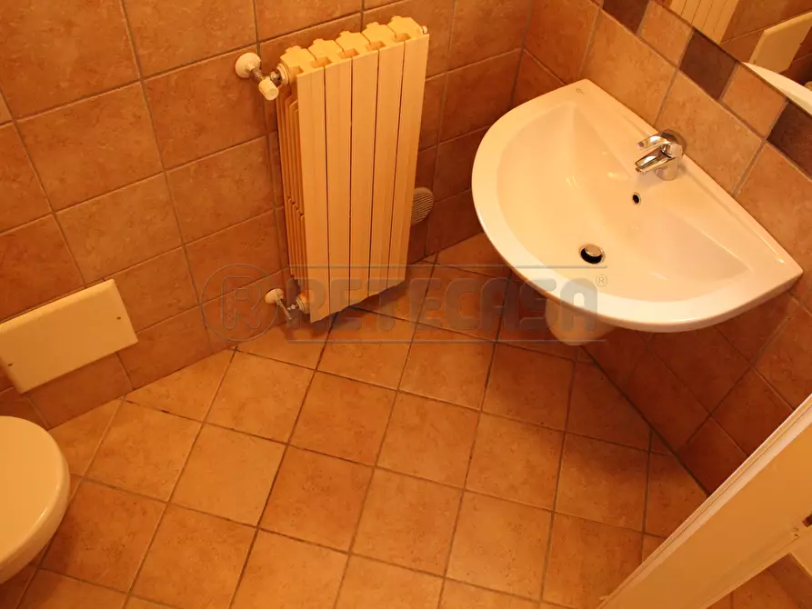 Immagine 10 di Locale commerciale in affitto  in Via Giovanni Gradenigo 2 a Padova