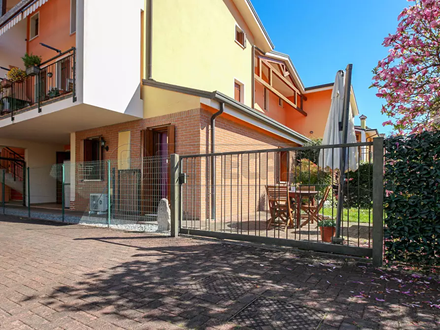 Immagine 32 di Bilocale in vendita  in Via Rocco Chinnici 23 a Bolzano Vicentino