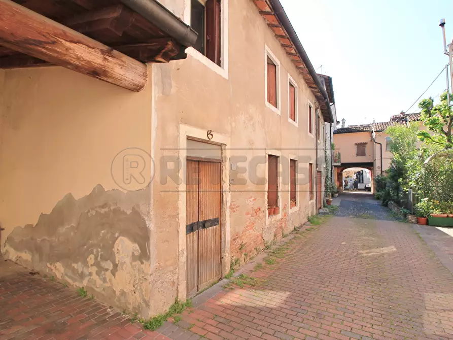 Immagine 2 di Casa semindipendente in vendita  in VIA XXIV MAGGIO 47 a Montebello Vicentino
