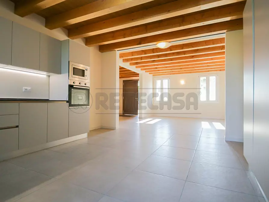 Immagine 2 di Porzione di casa in affitto  in VIA CAPITELLI 21 a Pozzoleone