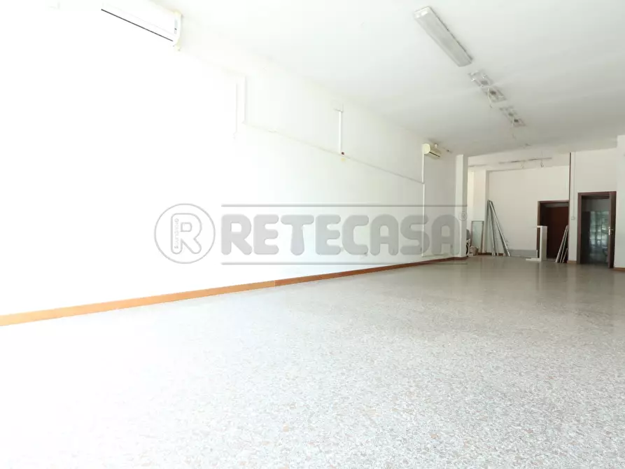 Immagine 20 di Locale commerciale in vendita  in Viale Giuseppe Verdi 32 a Vicenza