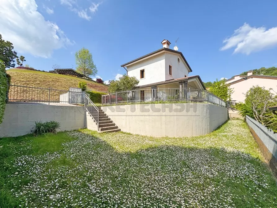 Immagine 1 di Villa in vendita  in Via Pianacattiva di Mezzo 11 a Trissino