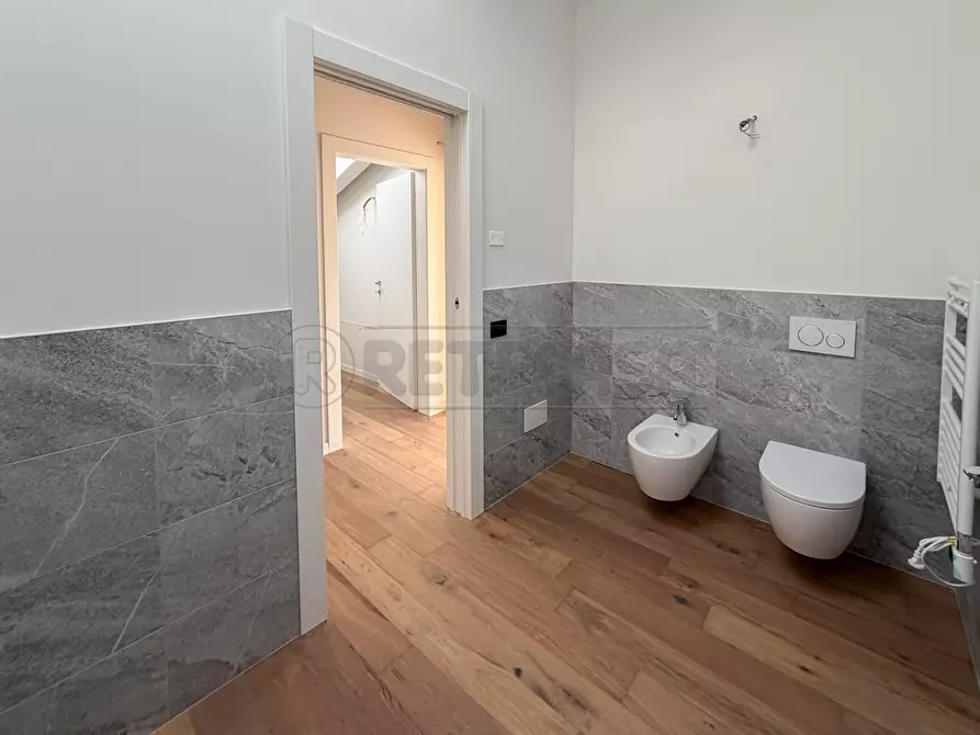 Immagine 31 di Attico in vendita  in Via F. Magellano a Creazzo