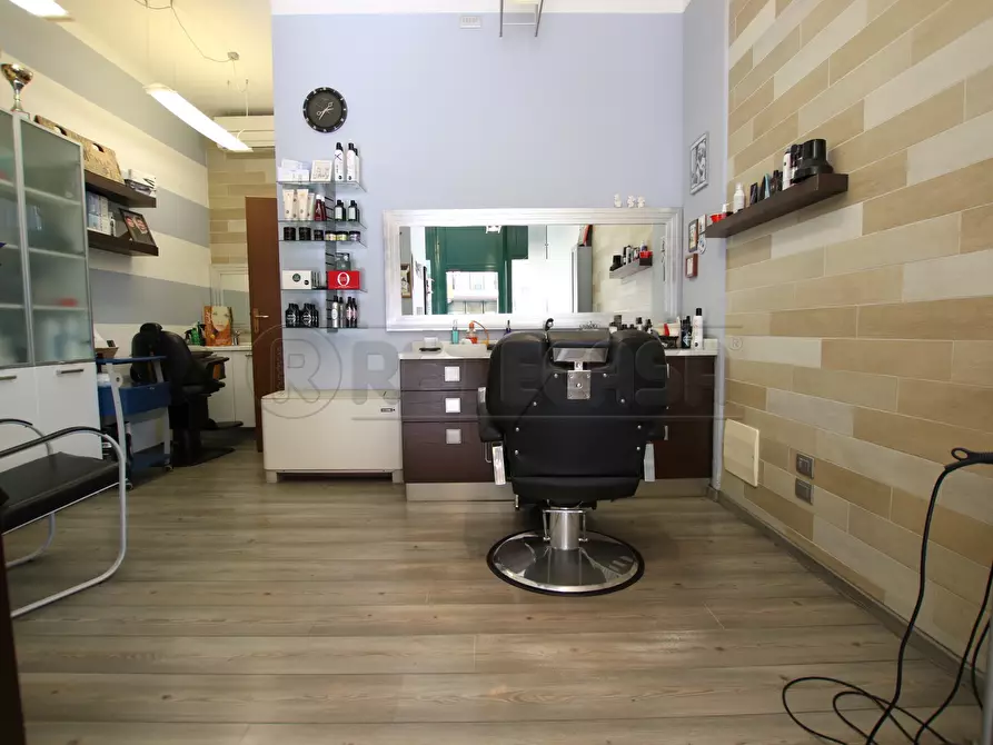 Immagine 5 di Attività commerciale in vendita  in Via Monte Lungo a Arcugnano