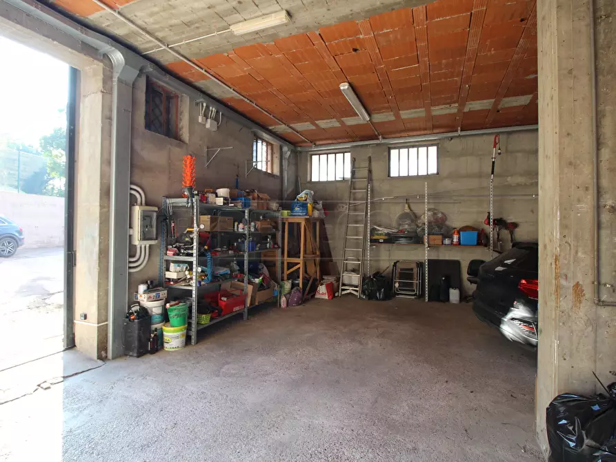 Immagine 31 di Appartamento in vendita  in VIALE DELL'INDUSTRIA 17 a San Giovanni Ilarione