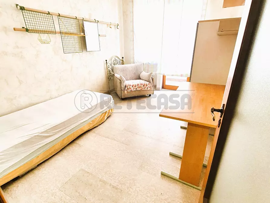 Immagine 3 di Quadrilocale in vendita  in Piazza della Marina 3 a Pescara