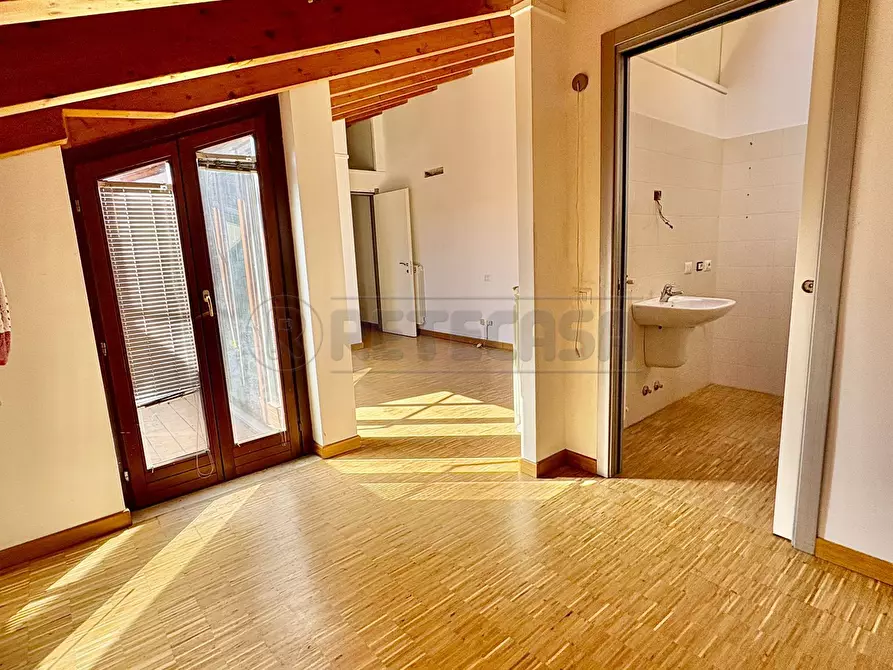 Immagine 28 di Trilocale in vendita  a Bergamo