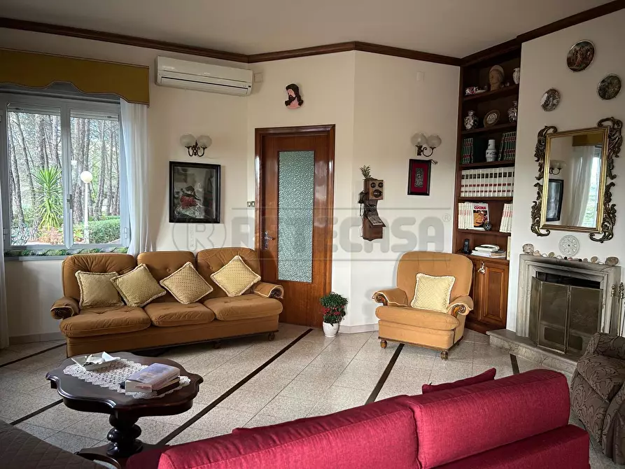 Immagine 3 di Villa in vendita  in SP6bis a Caltanissetta