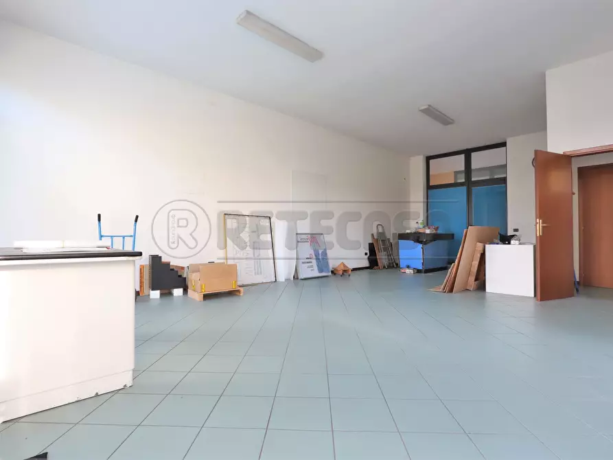 Immagine 3 di Locale commerciale in vendita  in Via Chiesa Nuova a Longare
