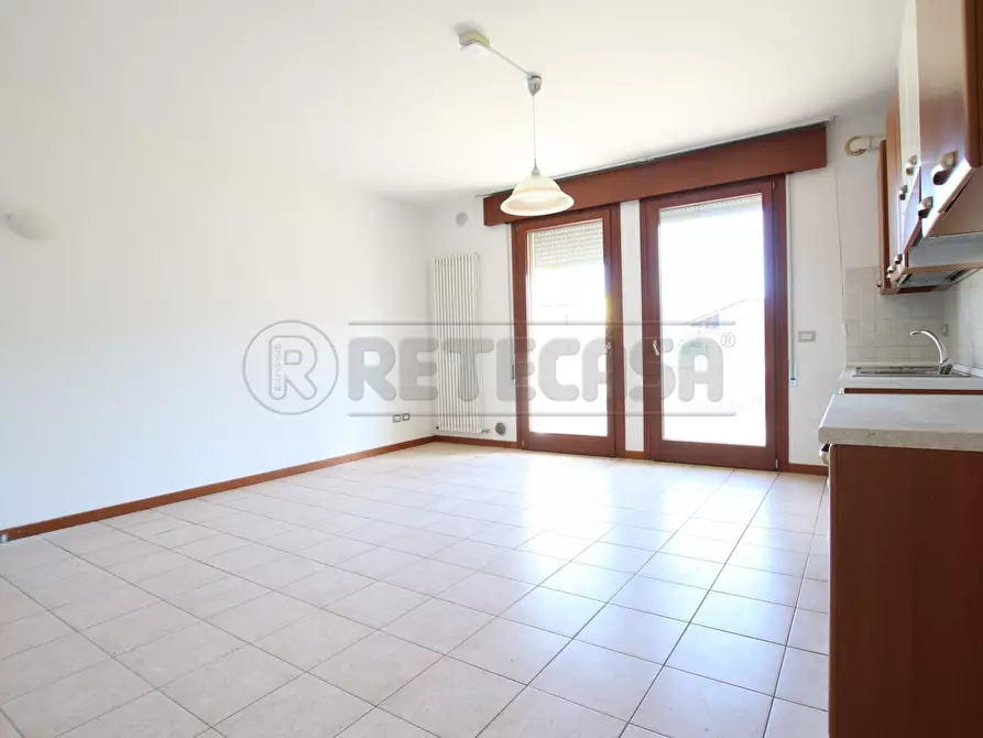 Immagine 4 di Bilocale in vendita  in Via Giovanni Falcone a Barbarano Mossano
