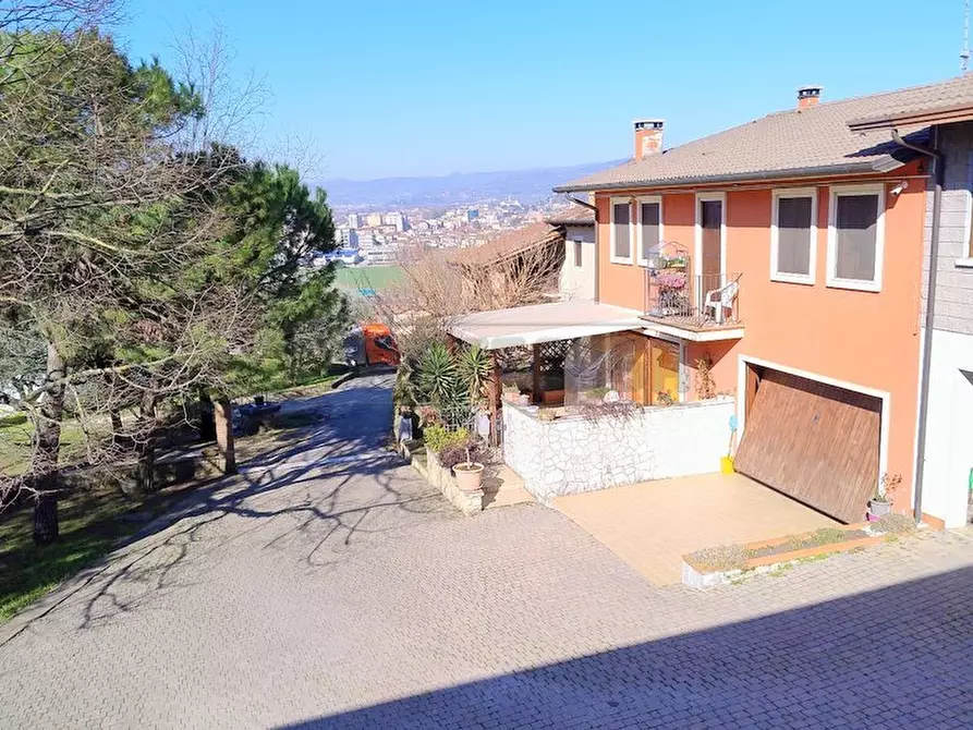 Immagine 27 di Casa bifamiliare in vendita  a Montecchio Maggiore