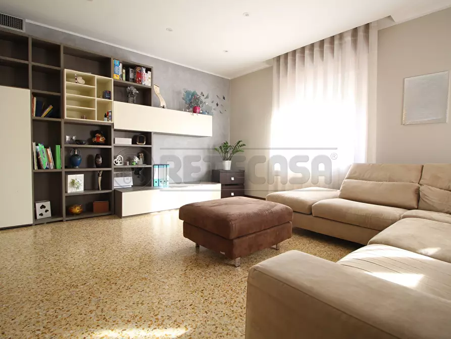 Immagine 6 di Appartamento in vendita  in VIALE DELL'INDUSTRIA 17 a San Giovanni Ilarione