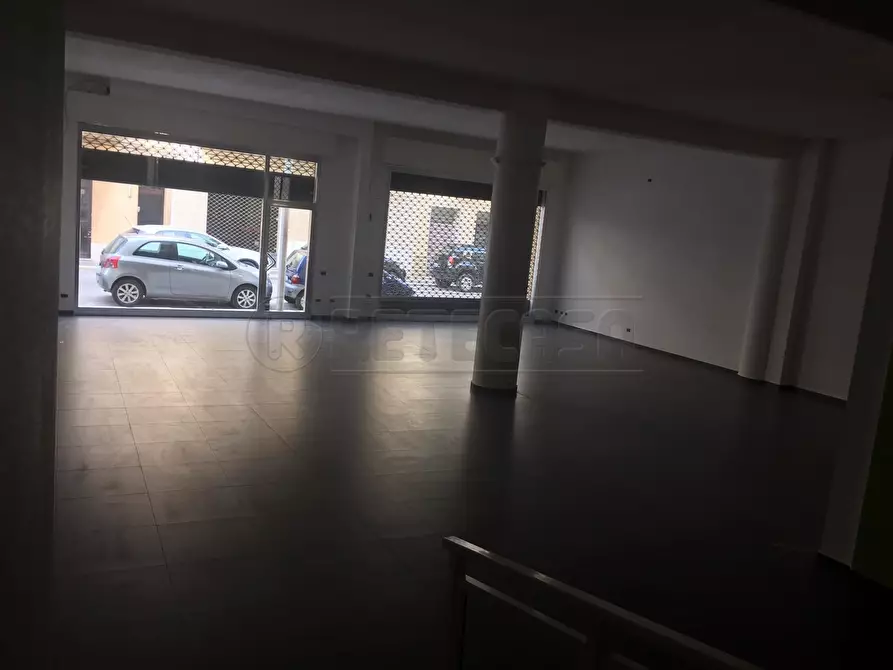 Immagine 19 di Locale commerciale in affitto  a Mazara Del Vallo