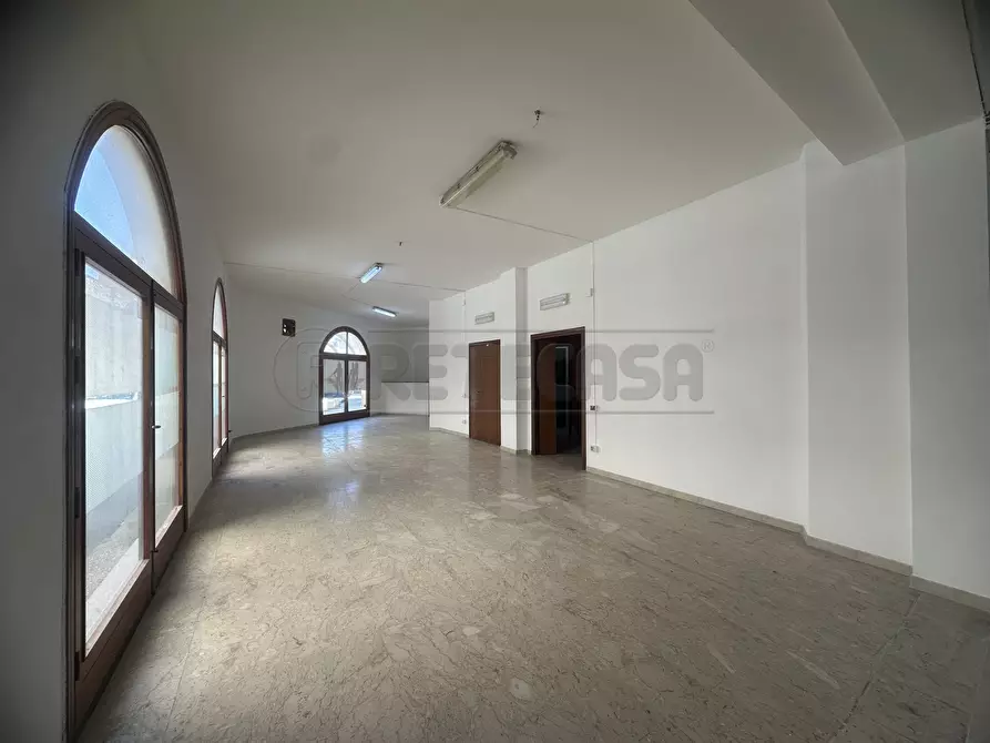Immagine 20 di Locale commerciale in affitto  a Mazara Del Vallo