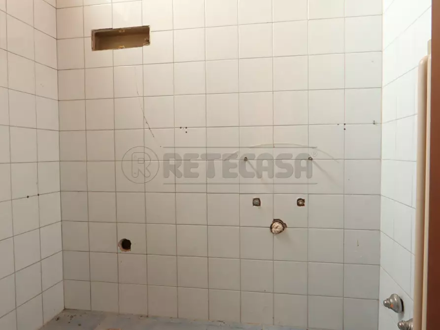 Immagine 20 di Locale commerciale in vendita  in Via Cà Montanare 2 a Barbarano Mossano