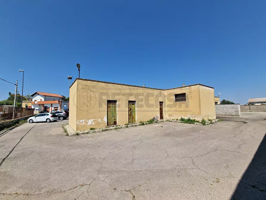 Immagine 77 di Laboratorio in vendita  in Via Neviano 37 a Seclì