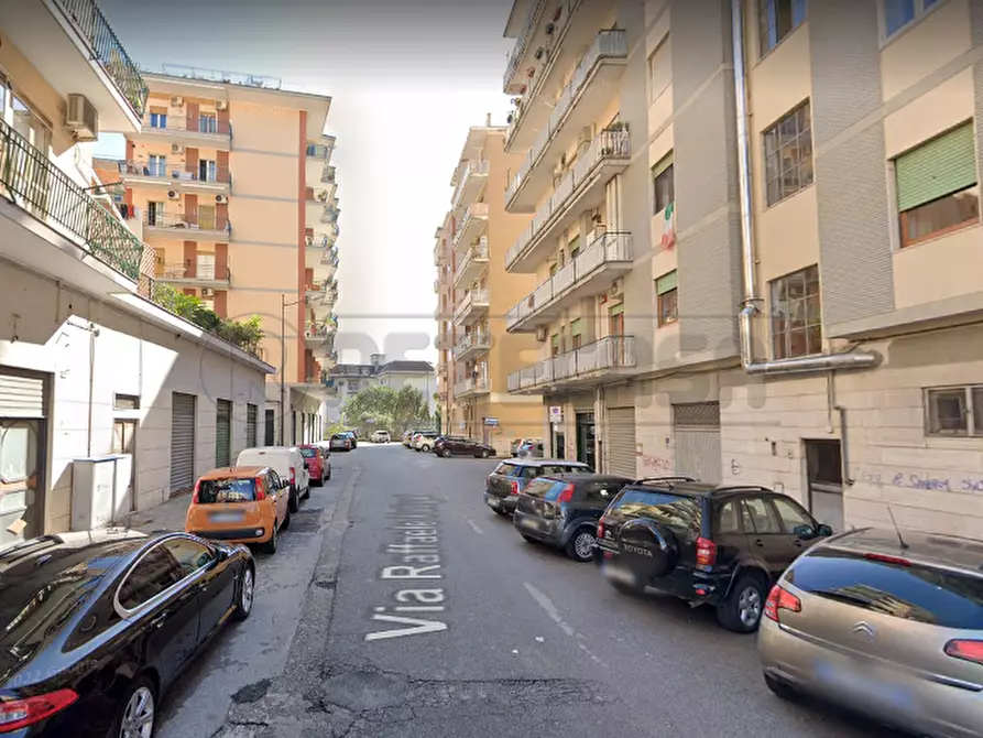 Immagine 3 di Locale commerciale in affitto  in Via Raffaele Fatigati 13-15 a Salerno