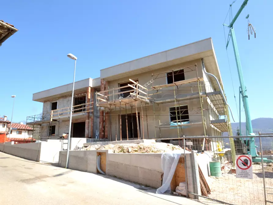 Immagine 2 di Appartamento in vendita  in Via Priara Castello snc a Valdagno