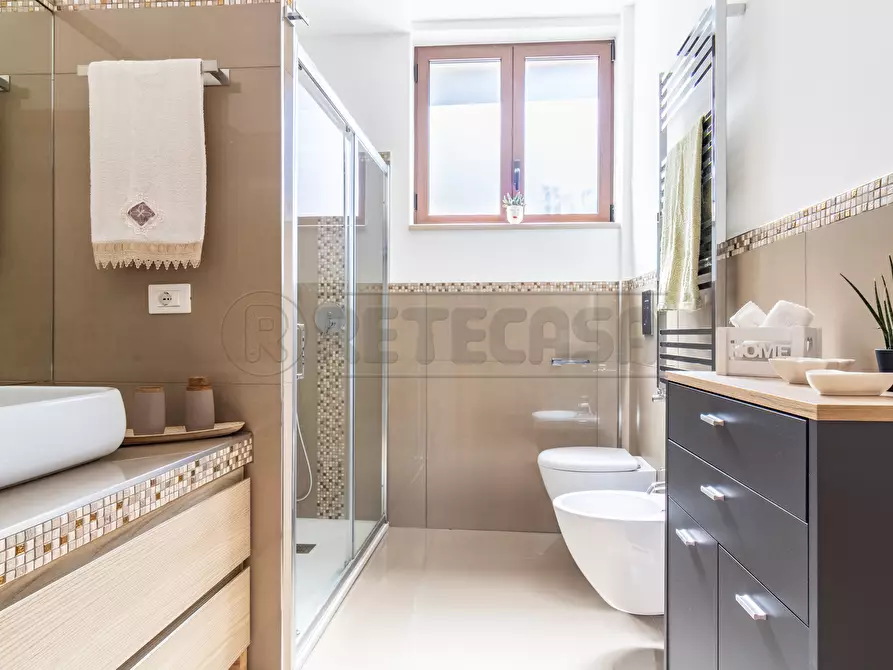 Immagine 8 di Trilocale in vendita  in Via Di Vittorio 13 a Bisceglie