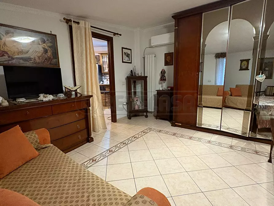 Immagine 27 di Quadrilocale in vendita  in Via de Maio Paolo a Marcianise