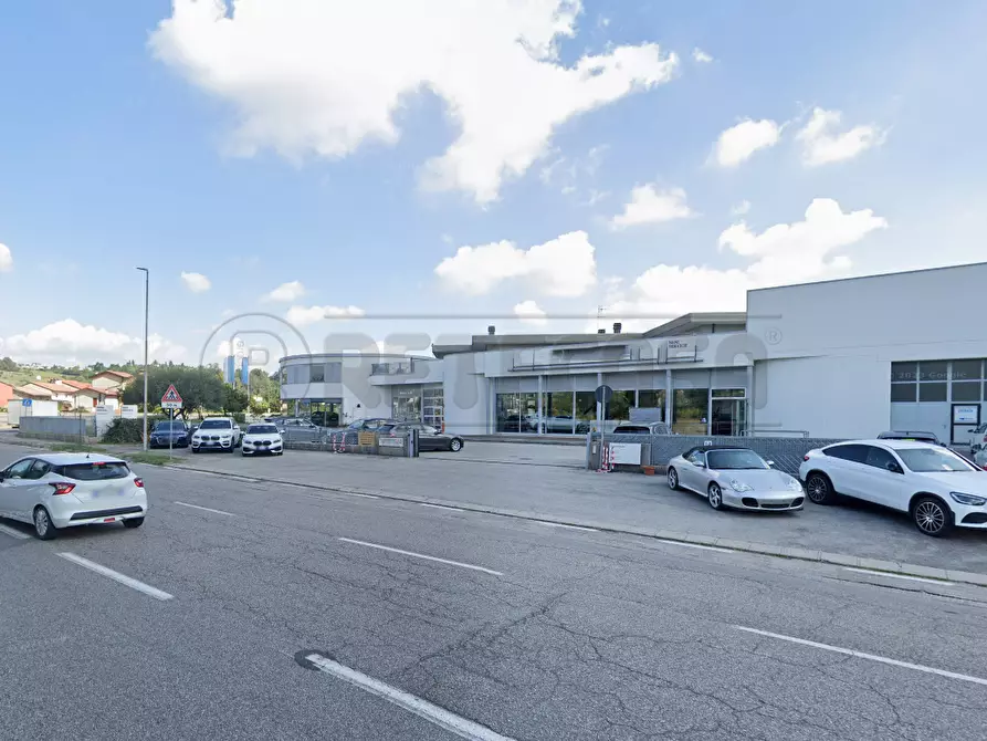 Immagine 7 di Locale commerciale in vendita  in Via del Lavoro 1 a Arzignano