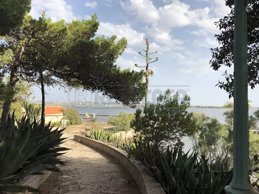 Immagine 10 di Villa in vendita  a Marsala