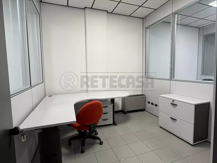 Immagine 18 di Ufficio in affitto  a Vicenza