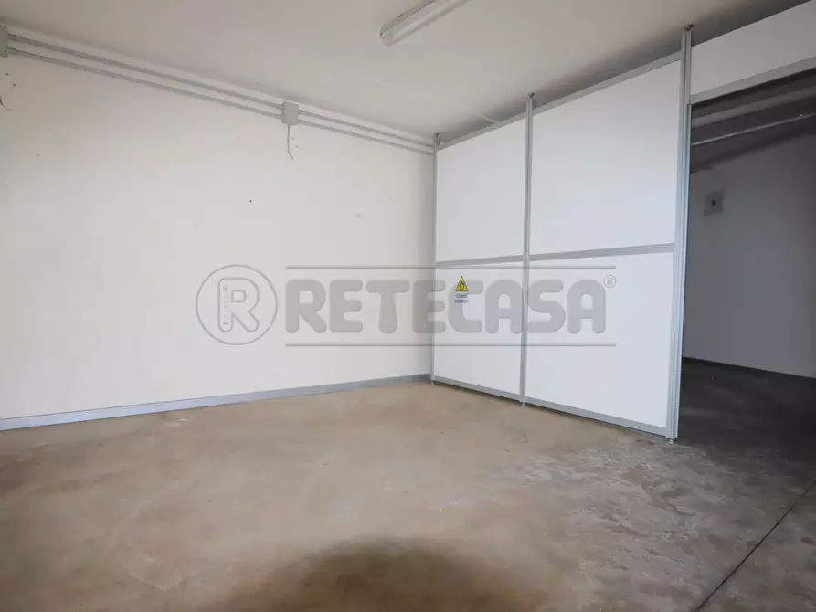 Immagine 15 di Locale commerciale in affitto  in Via G marconi 5 a Altavilla Vicentina