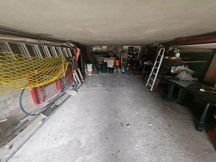 Immagine 21 di Trilocale in vendita  a Bardolino