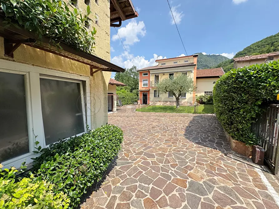 Immagine 3 di Casa indipendente in vendita  in Contrada Zanchi di Novale 2 a Valdagno